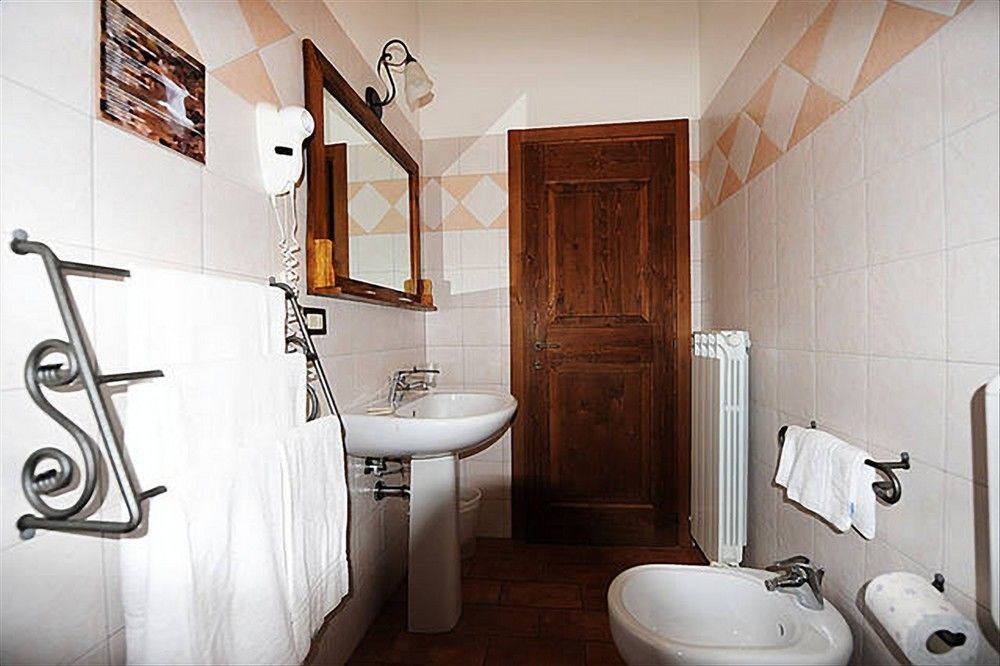 Agriturismo La Ferraia Pianello  ภายนอก รูปภาพ